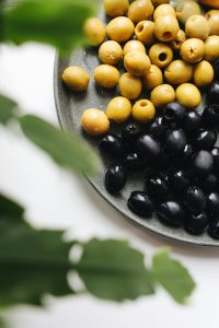 آموزش درست کردن سنتی زیتون شور